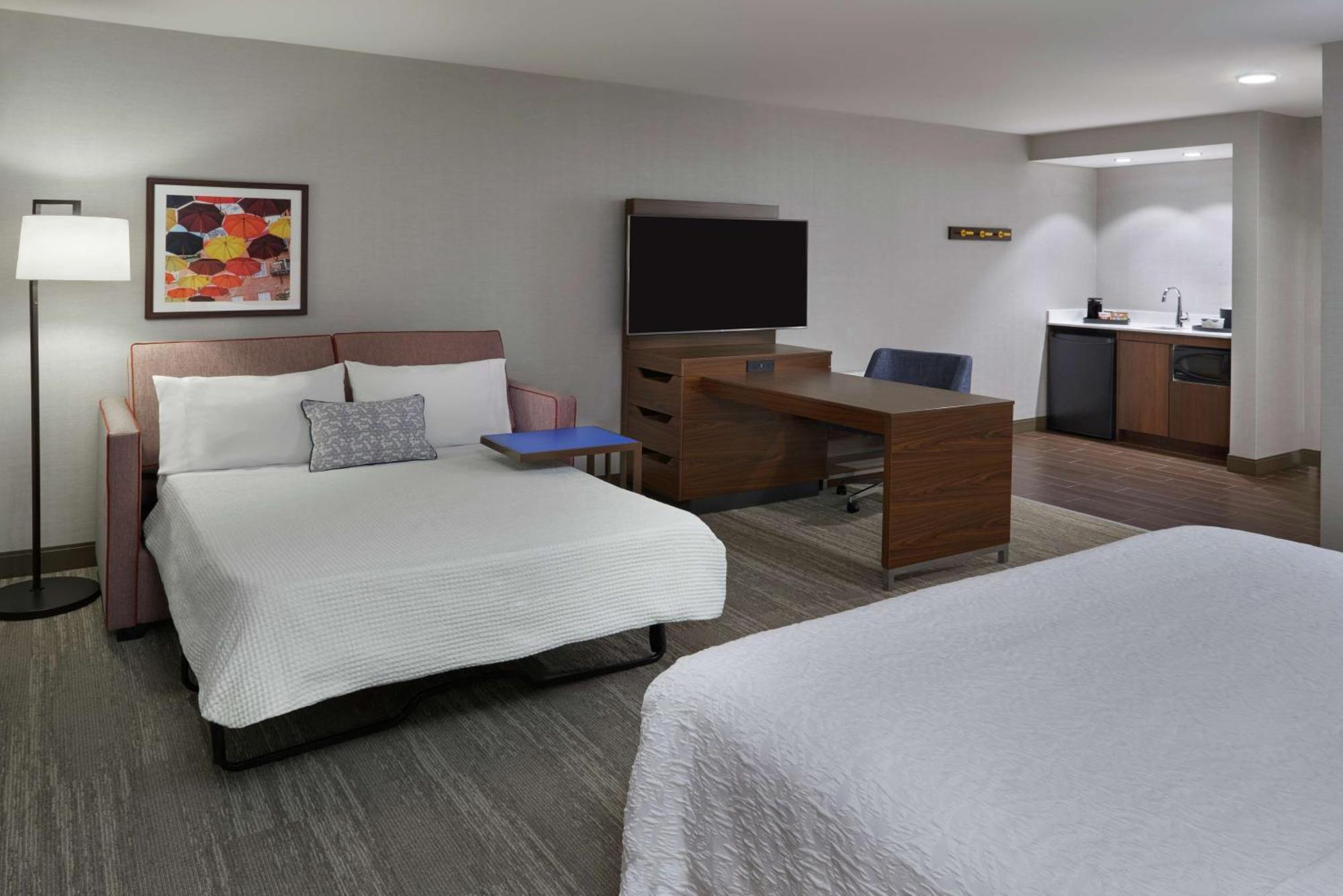 Hampton Inn & Suites Montreal-Дорваль Экстерьер фото
