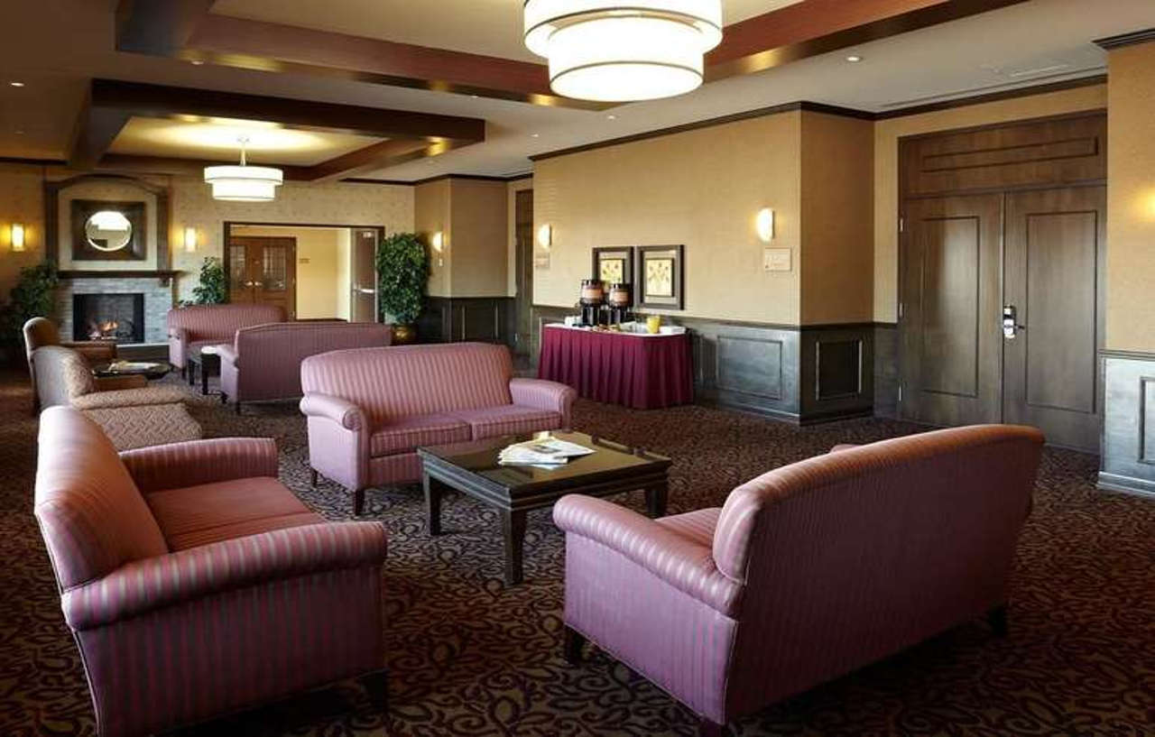 Hampton Inn & Suites Montreal-Дорваль Экстерьер фото